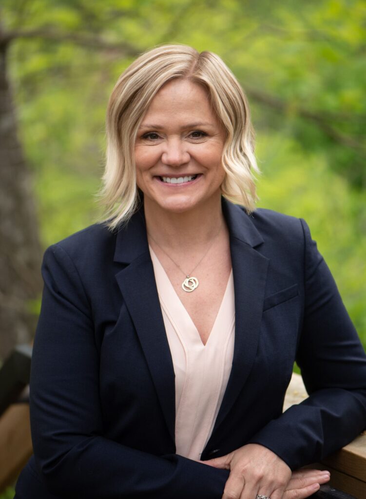Dara Frere headshot